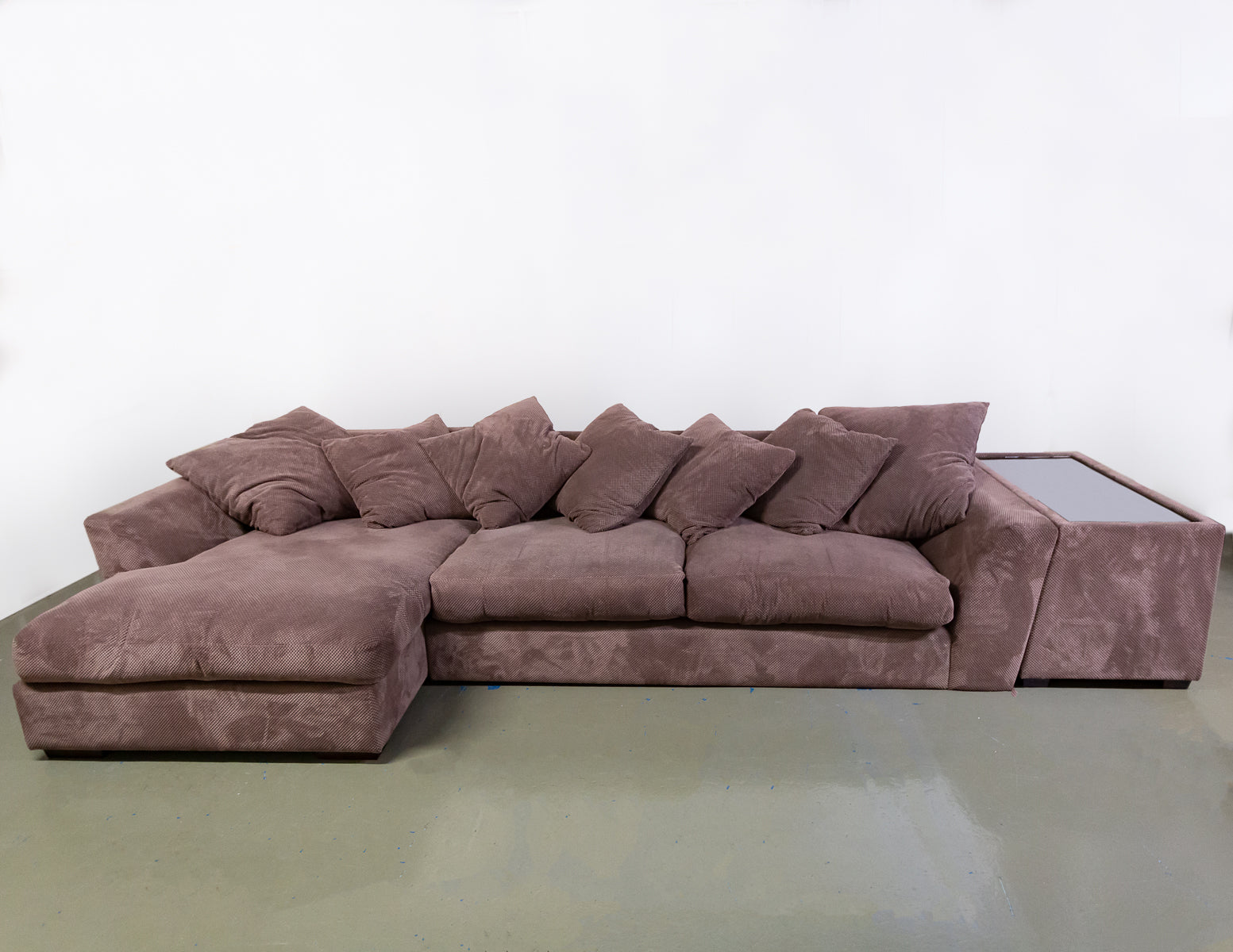 Luxurious Collins & Hayes Chaise Sofa